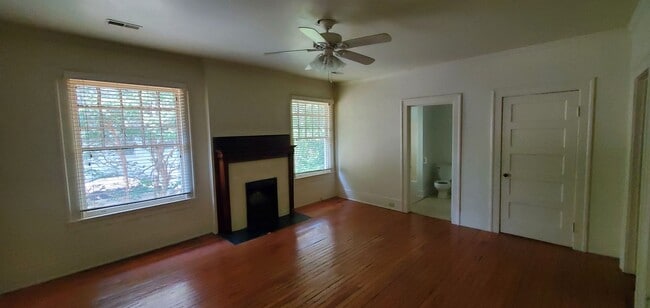 Building Photo - 320 S Mendenhall St