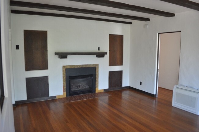 Building Photo - MISSION HILLS 3BR/2BA SPANISH BUNGALOW