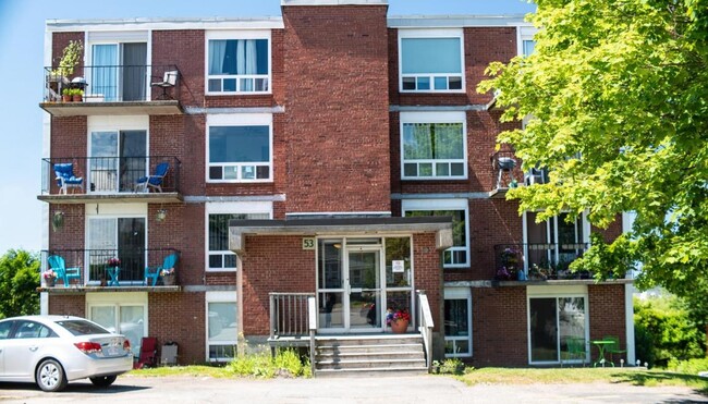 Building Photo - 53 Somerset Place