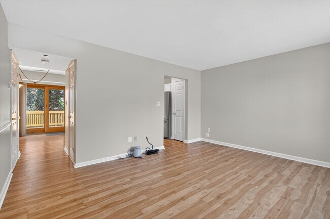 Building Photo - 8 Suncroft Ct