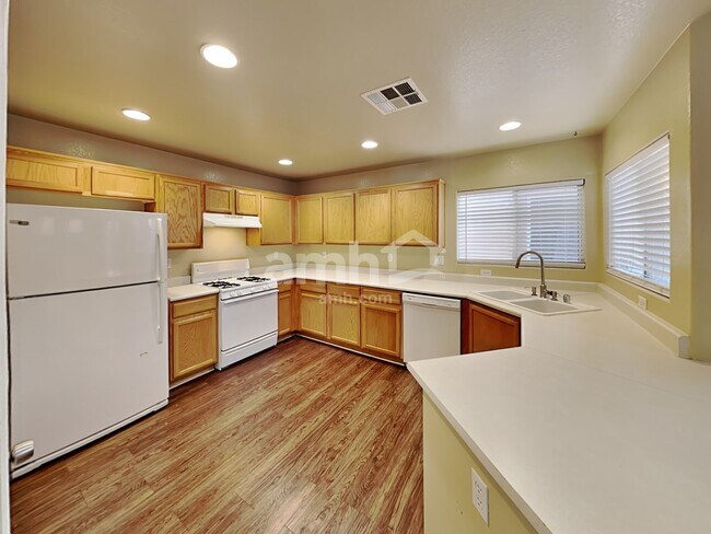 Foto del edificio - 3651 Wild Springs Street