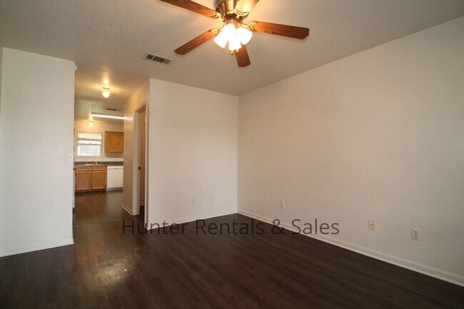 Foto del edificio - Heights Duplex!