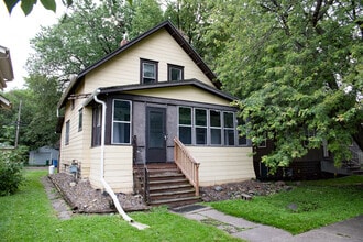 Building Photo - 1054 24th Ave SE