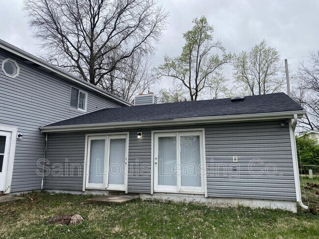 Building Photo - 125 Mohan Dr