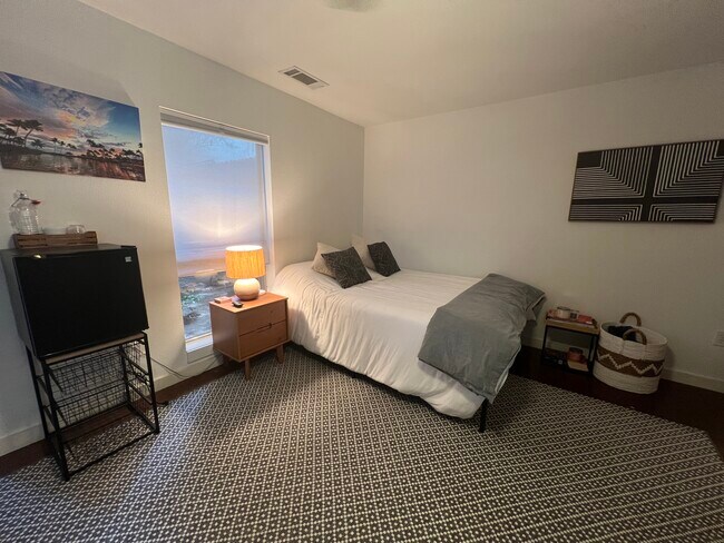 Foto del edificio - 920 Memorial Dr SE