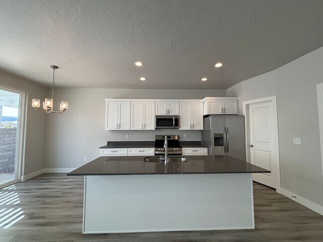 Foto del edificio - SAND HOLLOW TOWNHOME FOR RENT!