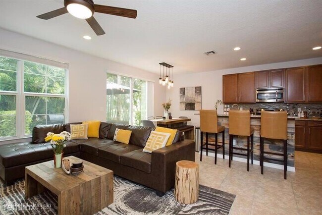 Foto del edificio - 7846 SW 52nd Pl