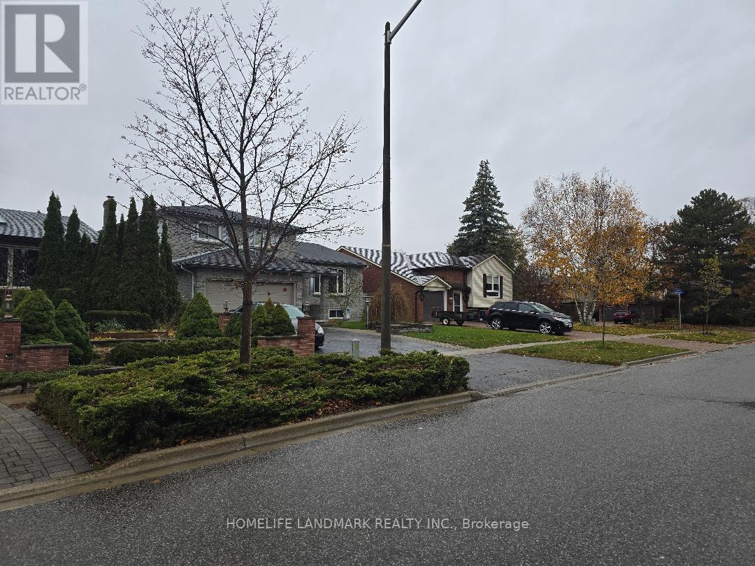 Building Photo - 185 Iroquois Ave