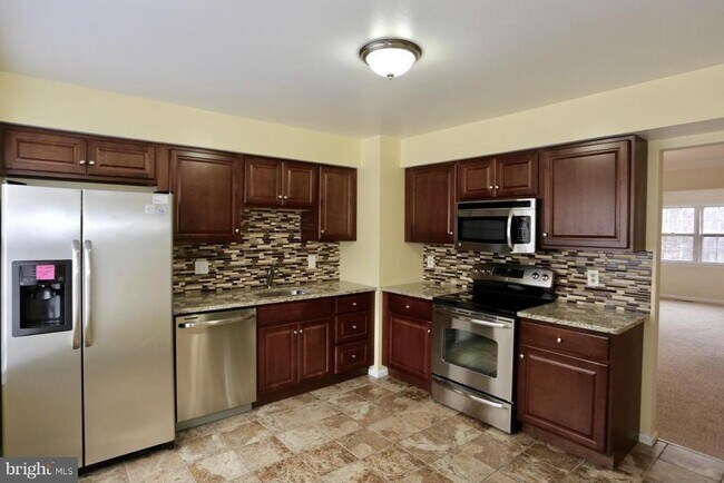 Foto del edificio - 2215 N Somerset St