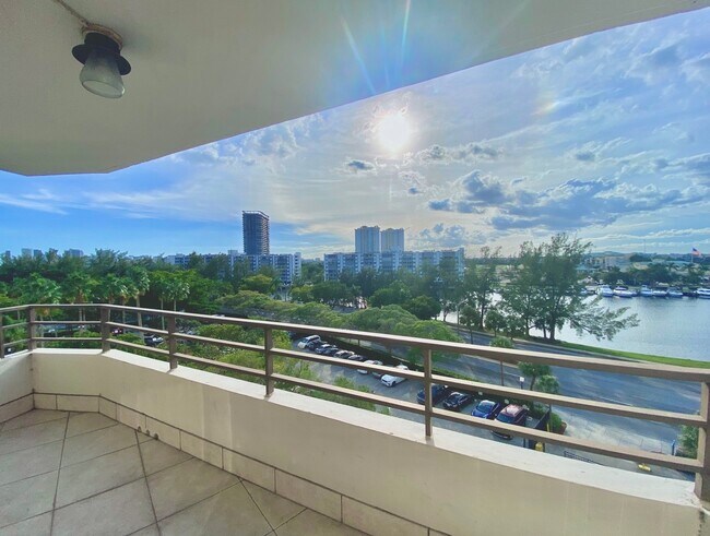 Foto del edificio - 500 Three Islands Blvd