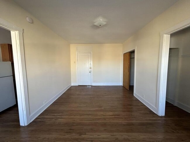 Building Photo - 0 bedroom in Chicago IL 60646