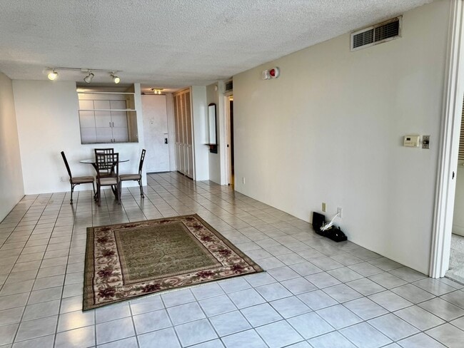 Building Photo - Yacht Harbor Towers- Diamond Head towers-9th floor-Marina/ocean views.