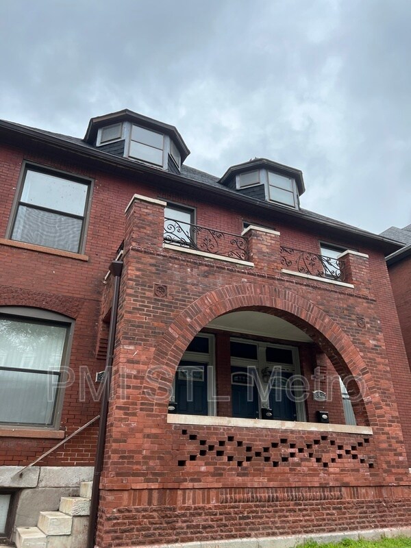 3300 Shenandoah Ave Unit 1A, St. Louis, MO 63104 Condo for Rent in