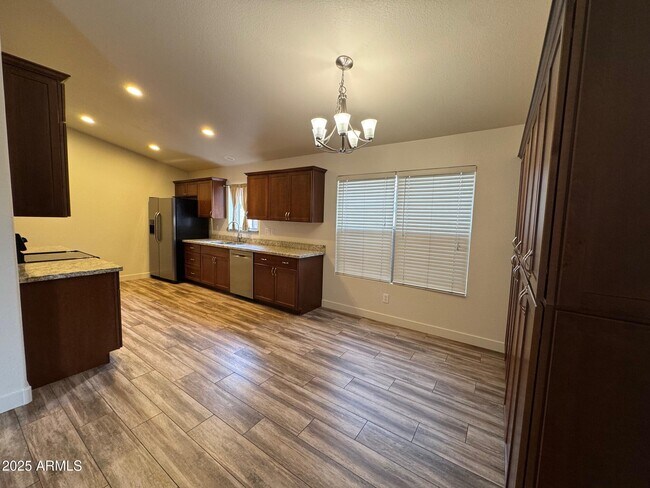 Foto del edificio - 21618 N 48th St
