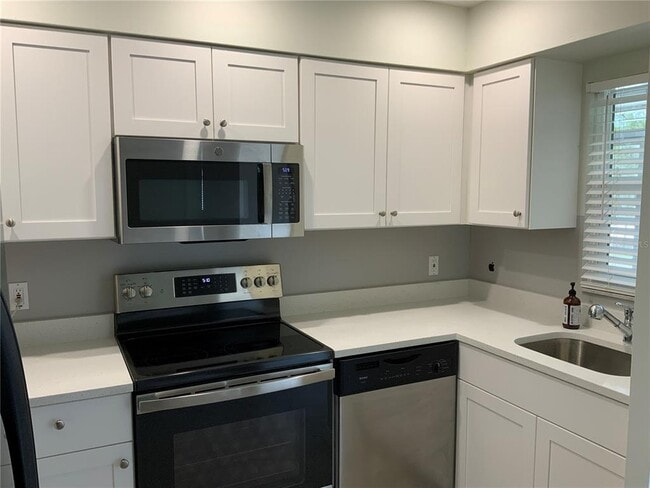 Foto del edificio - 2118 Michele Dr