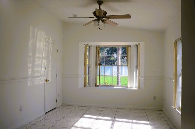Building Photo - Spacious 4-Bed, 3-Bath Belle Isle Home wit...