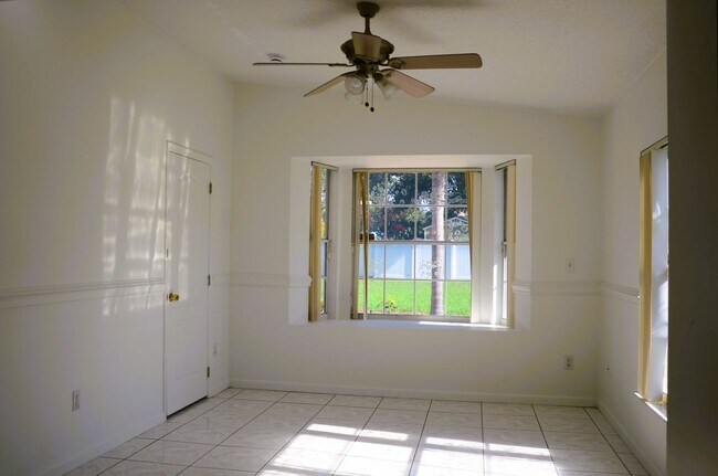 Foto del edificio - Spacious 4-Bed, 3-Bath Belle Isle Home wit...