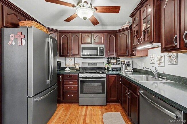 Foto del edificio - 30745 Iroquois Dr