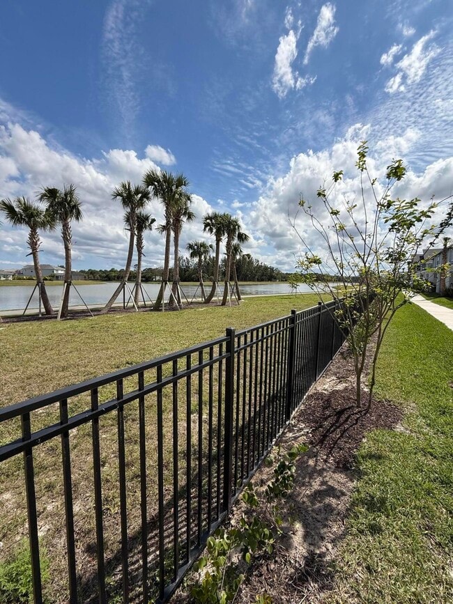 Foto del edificio - 4718 Longwood Lk Sq