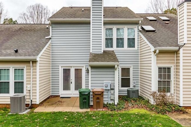 Building Photo - 110 Riverwalk Cir