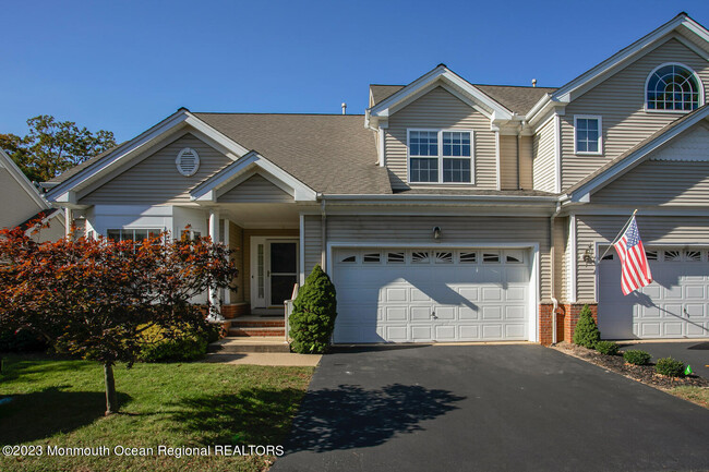 Building Photo - 14 Village Dr
