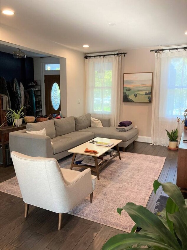 Primary Photo - Lovely 3 BR/3.5 BA Townhome in Petworth!