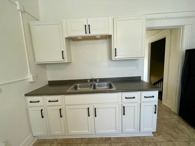 Foto del edificio - Spacious 1 Bedroom in Ontario!