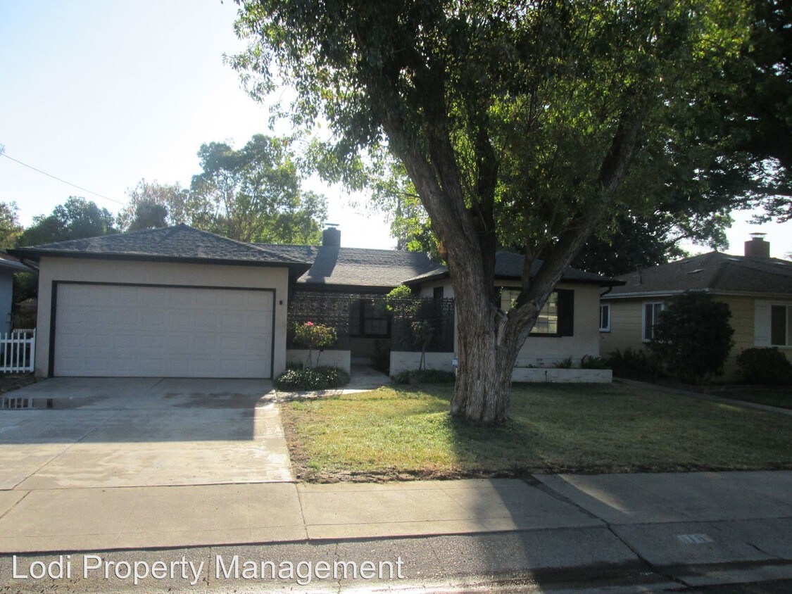Primary Photo - 118 N Avena Ave