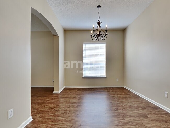 Foto del edificio - 2859 Pebblewood Ln