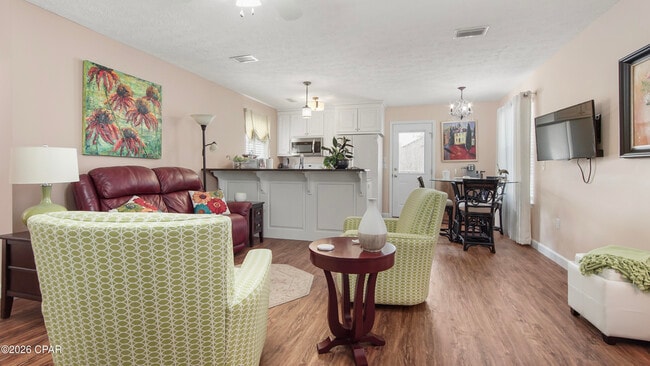 Building Photo - 1600 W 12th St