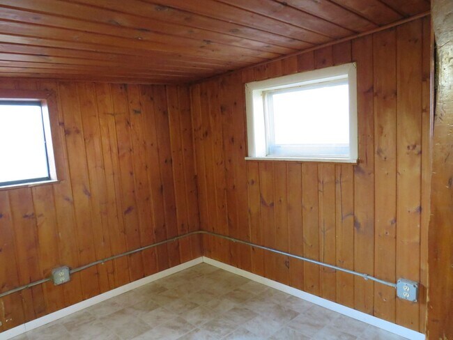 Building Photo - 315 S 32nd Street