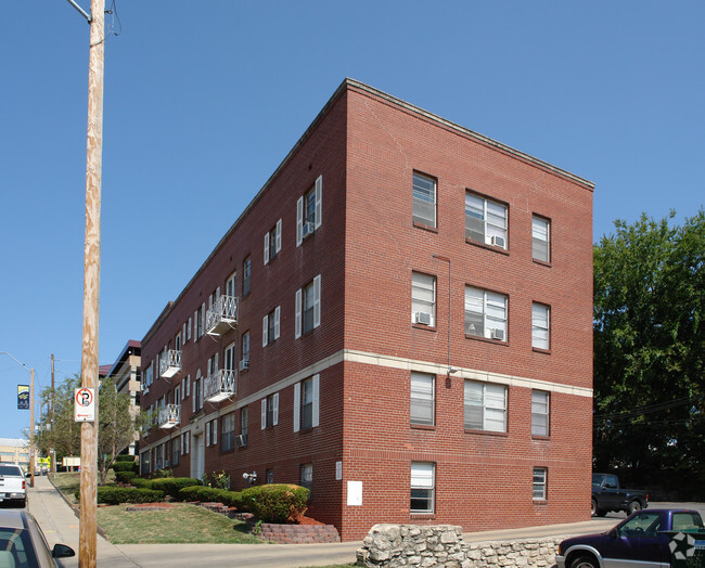 Building Photo - Plaza Fountain Apartments