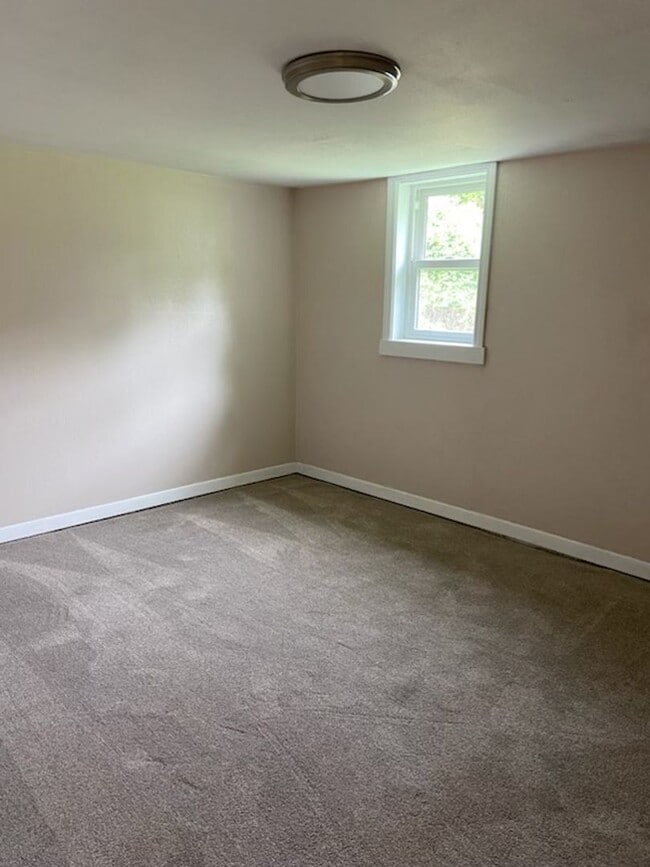 Building Photo - 1 bedroom home for lease in Poplar Bluff