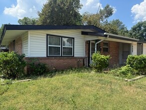 Building Photo - 112 Jenny Kay Ln