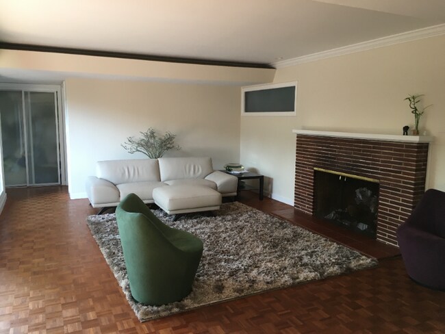 Foto del edificio - 2047 Asilomar Dr