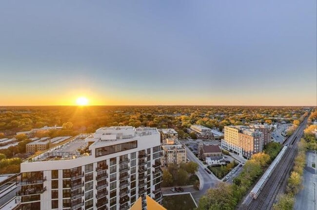 Building Photo - Evnst