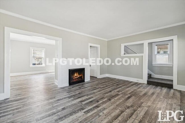 Building Photo - 4117 Thornton Ave