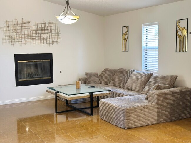Foto del edificio - 43550 Carmel Cir