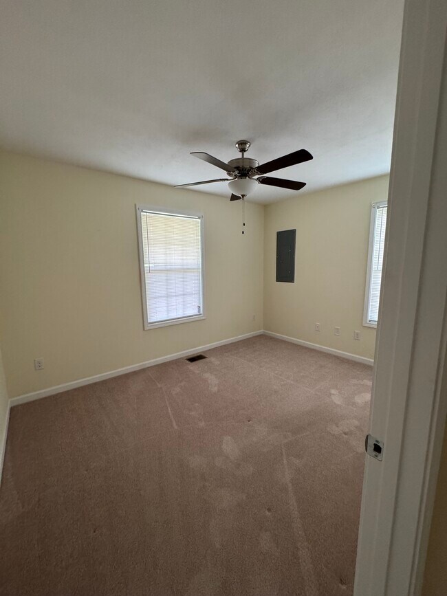 Foto del edificio - 1381 Bunker Hill Rd