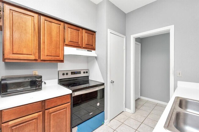 Foto del edificio - 2400 N Braeswood Blvd