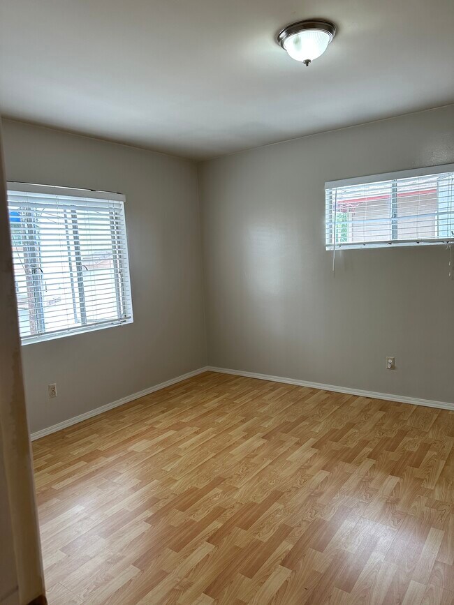 Foto del edificio - 747 Southview Rd