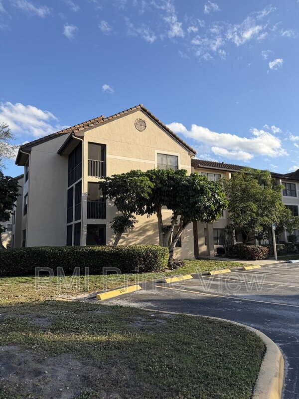 Building Photo - 4401 W McNab Rd