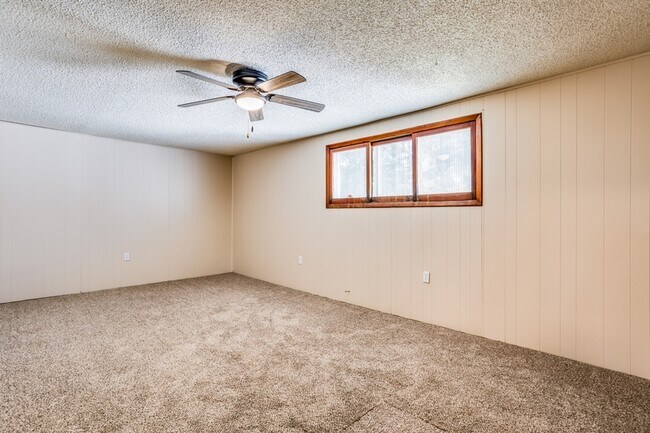 Building Photo - 2003 S Glenn Ave