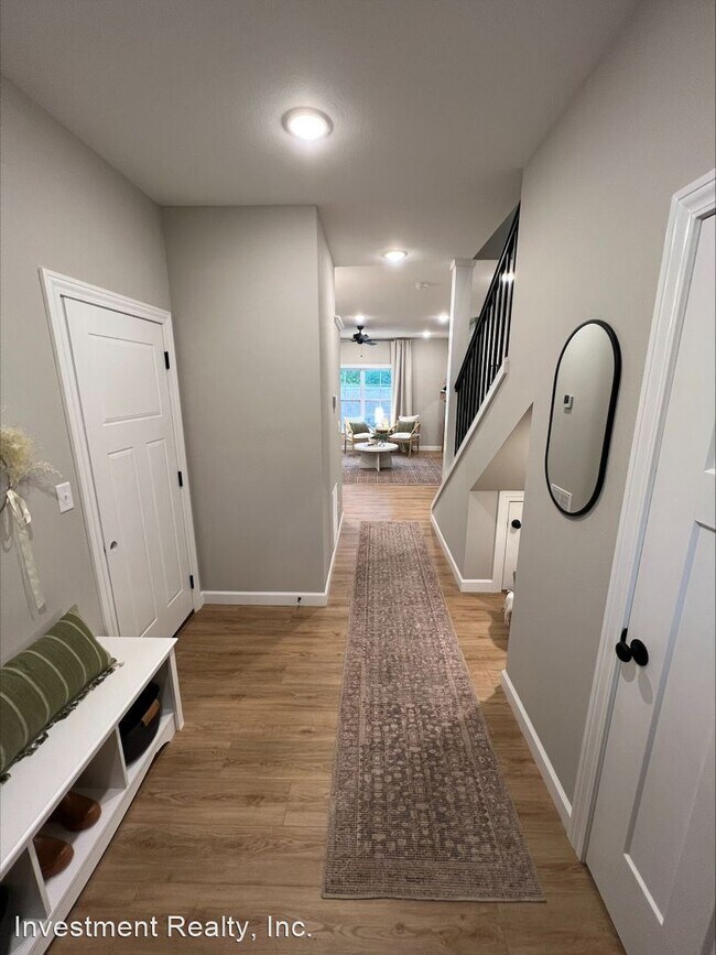 Building Photo - 3 br, 2.5 bath House - 111 Sierra Circle