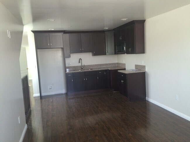 Foto del edificio - 628 W 84th St