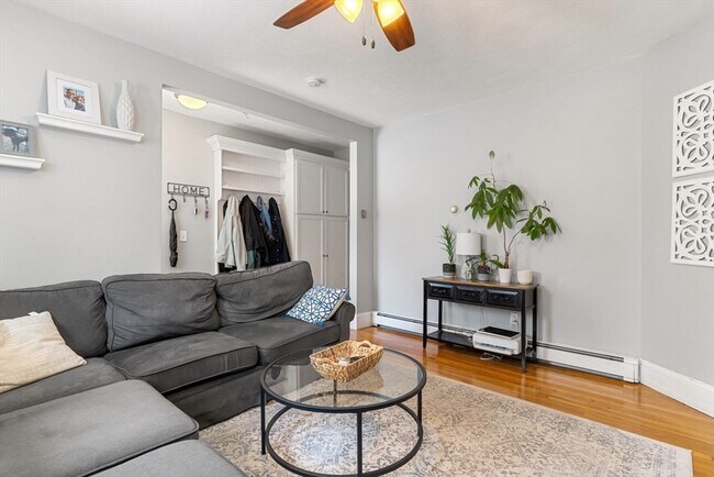 Foto del edificio - 642 E 8th St