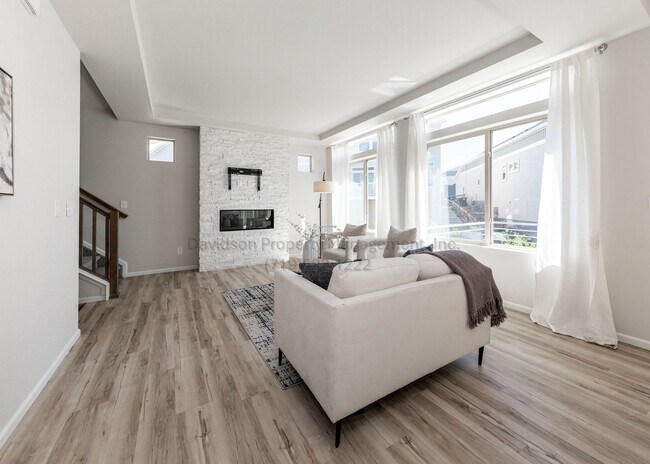 Building Photo - Beautiful 3 Bedroom Carriage House in Bann...
