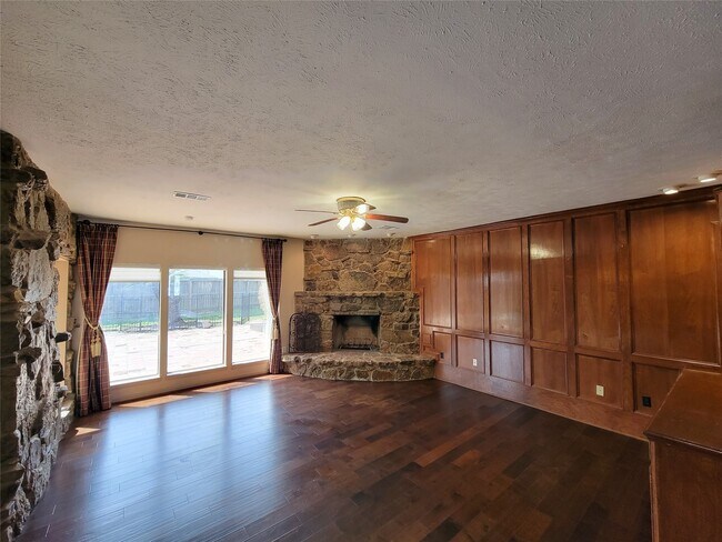 Foto del edificio - 4717 Country Club View