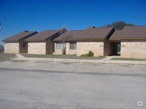 Building Photo - Devine Place Apartments
