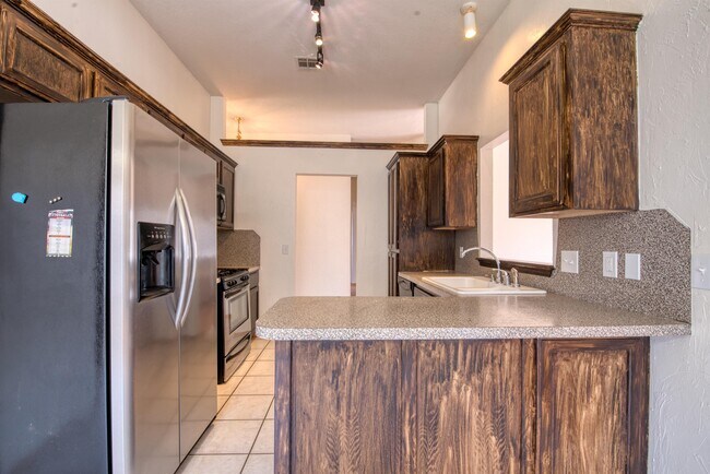 Foto del edificio - 1220 Eastridge Dr